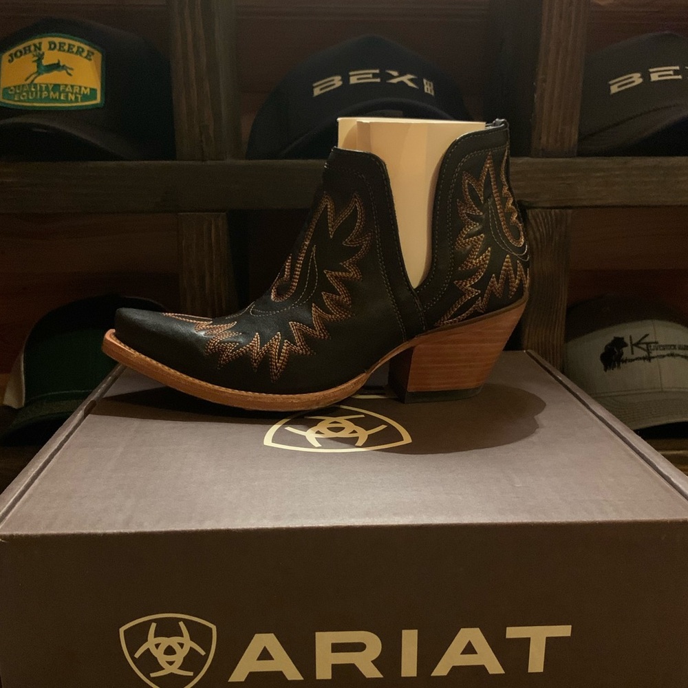 Ariat Dixon booties